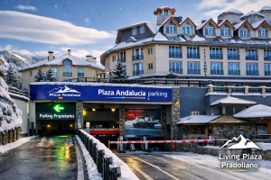 Entrada al Parking Plaza Andalucía en Pradollano con acceso al parking de propietarios de Sierra Nevada